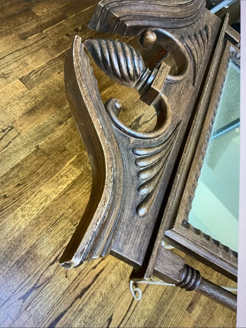 Vintage 1972 Burwood Products Co Colonial style wood wall accent mirror 32.5 H